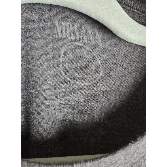 Nirvana Rainbow Smiley Face Graphic Tee Charcoal Gray Band Shirt - Picture 3 of 4